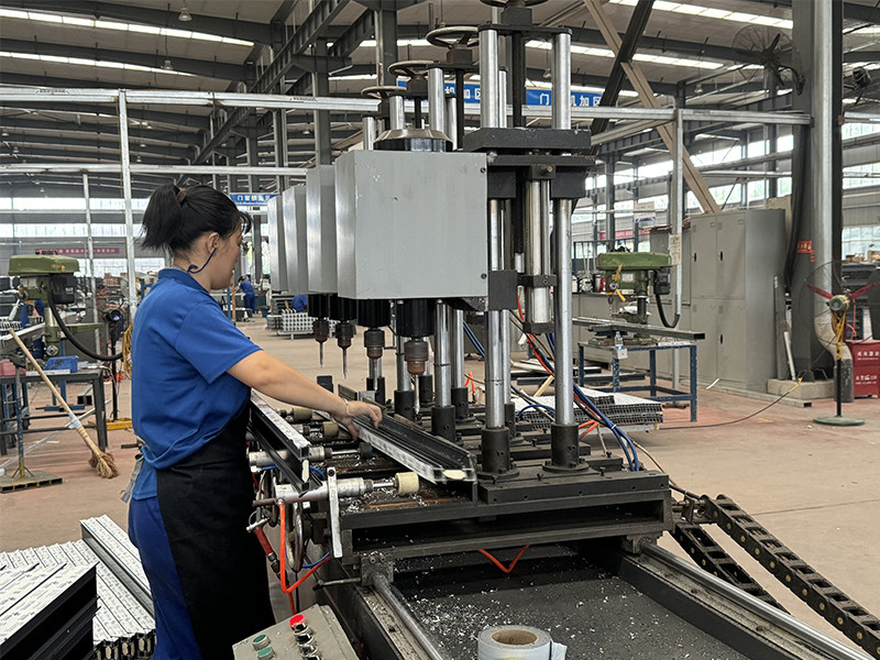 Shiny-Control Technology Develop (Beijing) Co., Ltd. linha de produção do fabricante